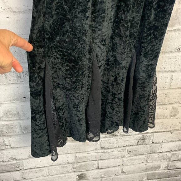 Vintage Black Crushed Velvet Fit and Flare Midi Witchy Dress - Picture 7 of 14